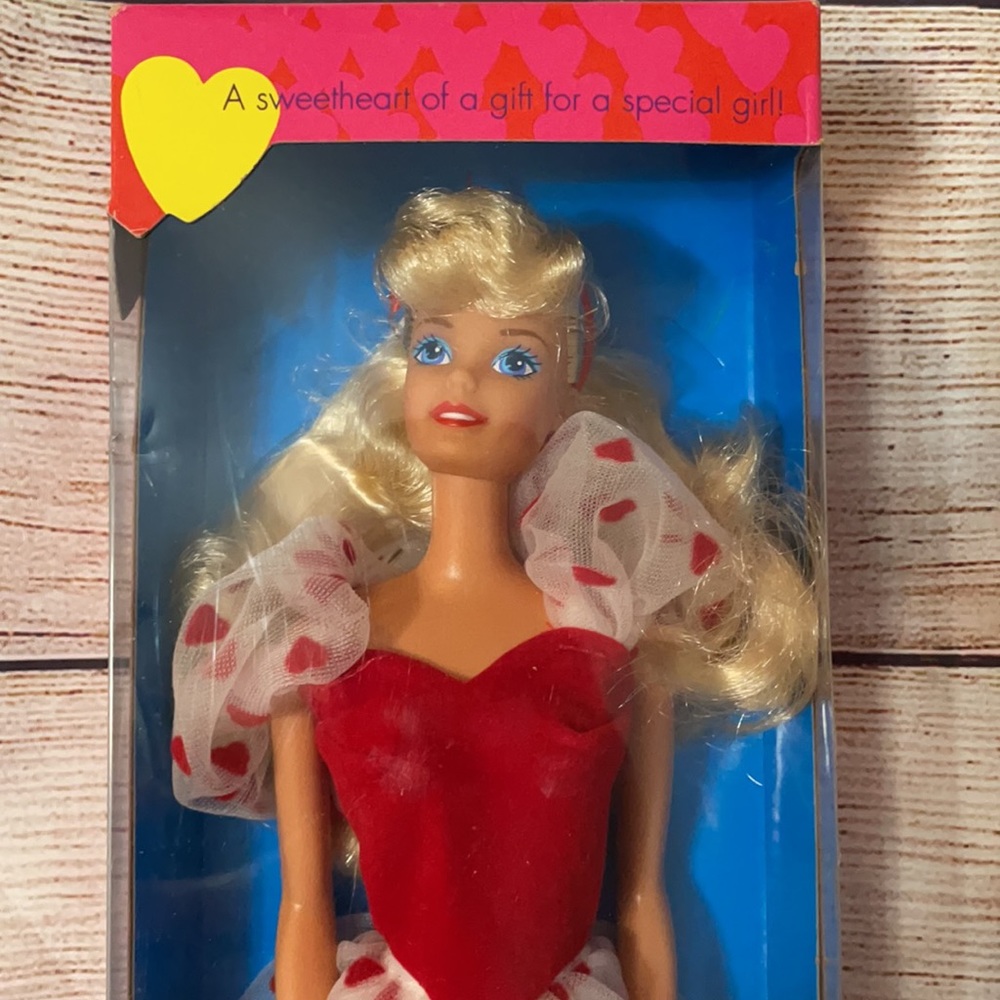 Pretty Hearts Barbie 1991 - Picture 2 of 10